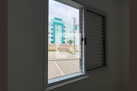 Vista do Quarto 1 de apartamento para alugar com 2 quartos, 46m² em Parque Santa Rosa, Suzano