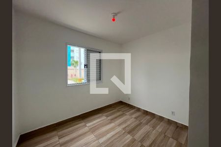 Quarto 2 de apartamento para alugar com 2 quartos, 46m² em Parque Santa Rosa, Suzano