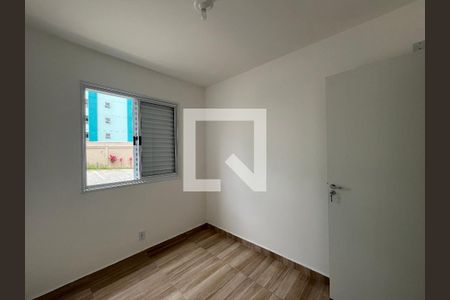 Quarto 1 de apartamento para alugar com 2 quartos, 46m² em Parque Santa Rosa, Suzano