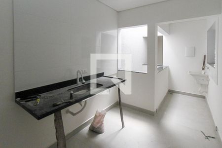 Cozinha de apartamento para alugar com 1 quarto, 32m² em Vila Paulo Silas, São Paulo