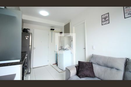 Sala e Cozinha de apartamento para alugar com 1 quarto, 29m² em Cidade Satelite Santa Barbara, São Paulo