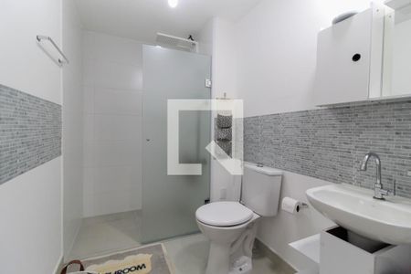 Banheiro de kitnet/studio para alugar com 1 quarto, 31m² em Indianópolis, São Paulo