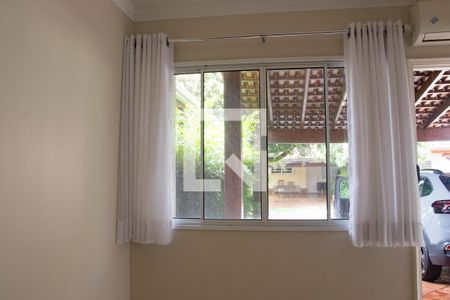 Sala de casa de condomínio para alugar com 2 quartos, 150m² em Jardim Interlagos, Ribeirão Preto