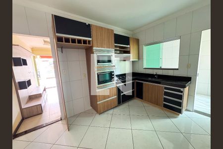 Casa à venda com 3 quartos, 191m² em Novo Eldorado, Contagem