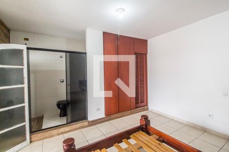 Suíte de casa para alugar com 4 quartos, 180m² em Parque Jandaia, Carapicuíba