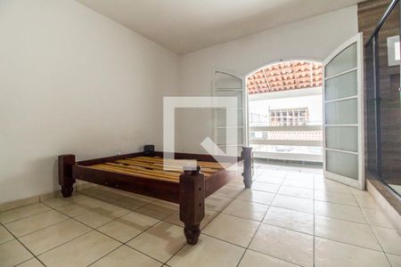 Suíte de casa para alugar com 4 quartos, 180m² em Parque Jandaia, Carapicuíba