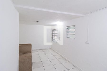 Quarto de casa para alugar com 1 quarto, 50m² em Km 18, Osasco