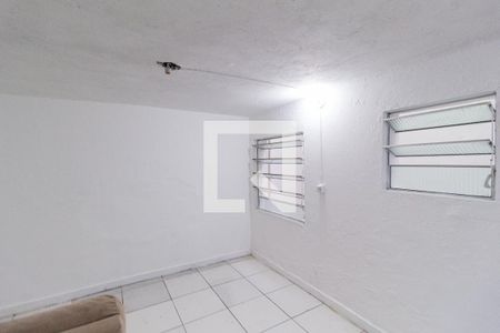 Quarto de casa para alugar com 1 quarto, 50m² em Km 18, Osasco