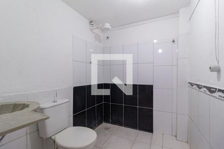 Banheiro de casa para alugar com 1 quarto, 50m² em Km 18, Osasco