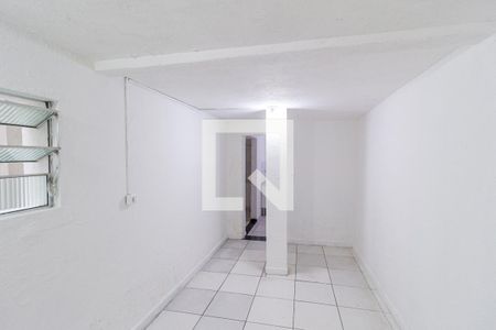 Quarto de casa para alugar com 1 quarto, 50m² em Km 18, Osasco