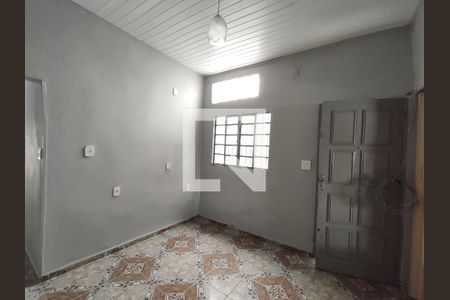 Sala de casa para alugar com 2 quartos, 68m² em Vila Santa Margarida, Ferraz de Vasconcelos