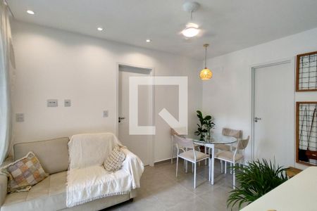 Sala de apartamento para alugar com 1 quarto, 51m² em Canto do Forte, Praia Grande