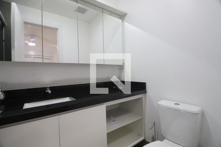 Banheiro  de kitnet/studio à venda com 1 quarto, 98m² em Marechal Rondon, Canoas