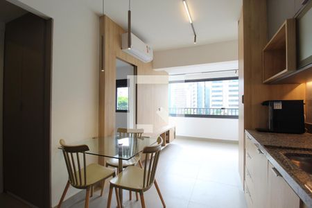 Sala/Cozinha de kitnet/studio para alugar com 1 quarto, 32m² em Moema, São Paulo