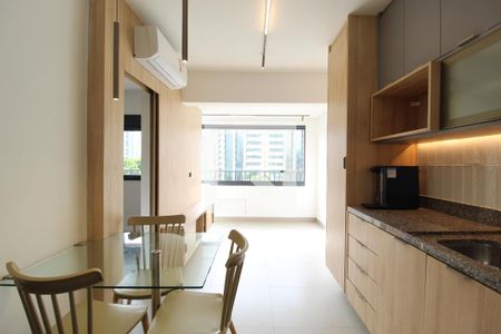 Sala/Cozinha de kitnet/studio para alugar com 1 quarto, 32m² em Moema, São Paulo