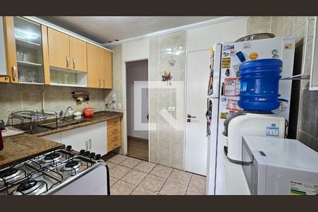 Cozinha de apartamento à venda com 3 quartos, 74m² em Vila Sofia, São Paulo