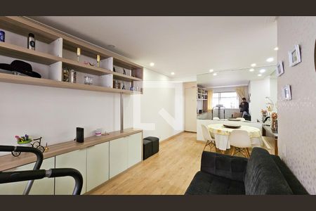 Sala de apartamento à venda com 3 quartos, 74m² em Vila Sofia, São Paulo