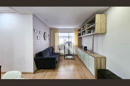 Sala de apartamento à venda com 3 quartos, 74m² em Vila Sofia, São Paulo