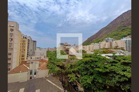 Sala vista  de apartamento à venda com 2 quartos, 70m² em Copacabana, Rio de Janeiro