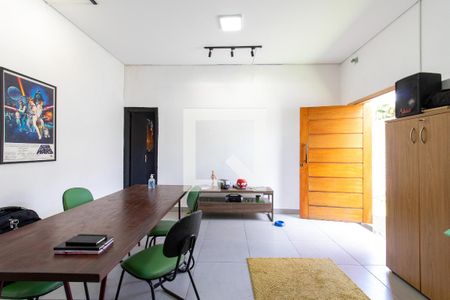 Sala de casa para alugar com 2 quartos, 152m² em Vila Angelino Rossi, Campinas