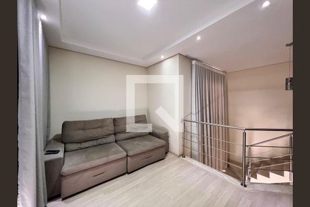 Sala de TV de casa de condomínio para alugar com 3 quartos, 250m² em Swiss Park, Campinas