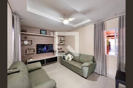 Sala de Estar de casa de condomínio para alugar com 3 quartos, 250m² em Swiss Park, Campinas