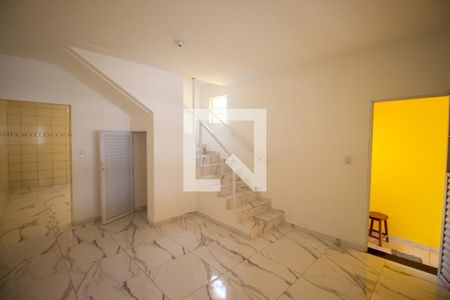 Sala de casa para alugar com 3 quartos, 250m² em Jardim Robru, São Paulo