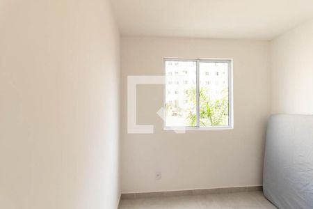 Quarto 2 de apartamento para alugar com 2 quartos, 49m² em Uberaba, Curitiba