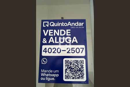 Apartamento à venda com 34m², 2 quartos e sem vaga Apartamento à venda com 34m², 2 quartos e sem vagaAdesivo