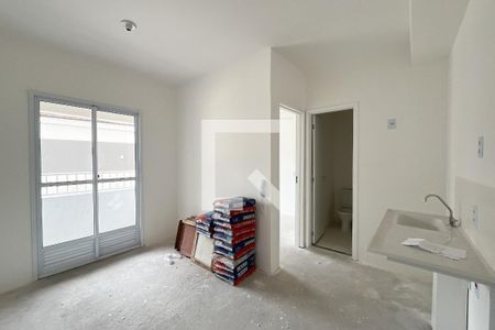 Sala/Cozinha de apartamento para alugar com 1 quarto, 26m² em Vila Mangalot, São Paulo