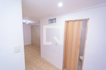 Corredor de casa para alugar com 2 quartos, 100m² em Jardim Artur Alvim, São Paulo