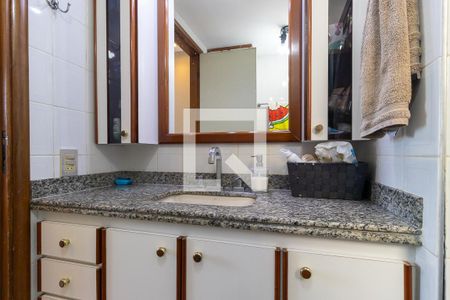 Banheiro da suíte de apartamento para alugar com 3 quartos, 84m² em Ponte Preta, Campinas