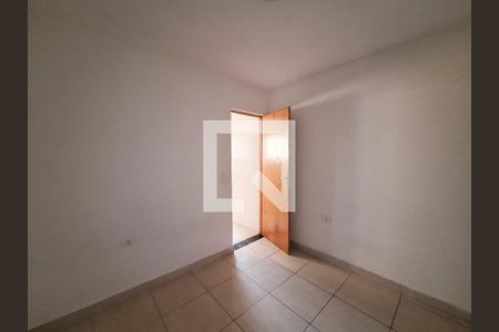 Quarto 2 de casa para alugar com 2 quartos, 45m² em Vila Santista, São Paulo