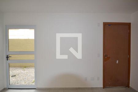 Sala de casa para alugar com 2 quartos, 40m² em Danon, Nova Iguaçu