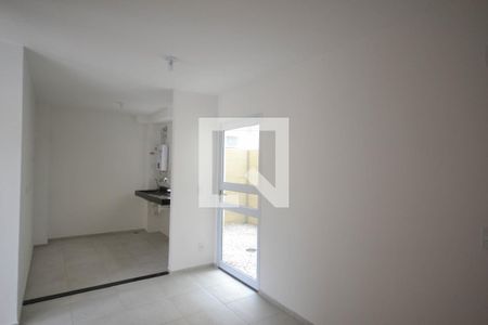 Sala de casa para alugar com 2 quartos, 40m² em Danon, Nova Iguaçu