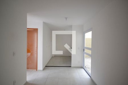 Sala de casa para alugar com 2 quartos, 40m² em Danon, Nova Iguaçu