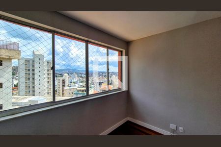 Sala de apartamento à venda com 3 quartos, 100m² em Grajaú, Belo Horizonte