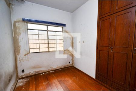 Casa à venda com 4 quartos, 170m² em Horto Florestal, Belo Horizonte