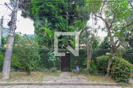 Fachada de casa de condomínio à venda com 4 quartos, 400m² em Itanhangá, Rio de Janeiro