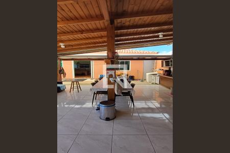 Casa para alugar com 160m², 4 quartos e 5 vagas Casa para alugar com 160m², 4 quartos e 5 vagasCozinha