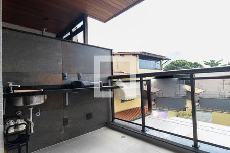 Sala de apartamento à venda com 2 quartos, 63m² em Piratininga, Niterói