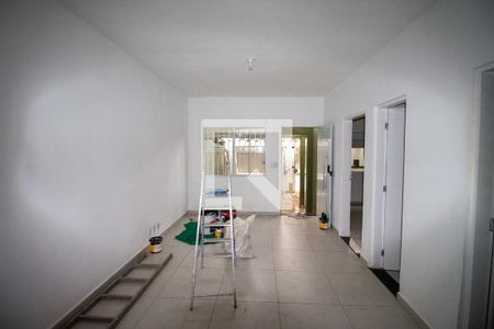 Sala de casa para alugar com 2 quartos, 180m² em Jardim Alto Pedroso, São Paulo