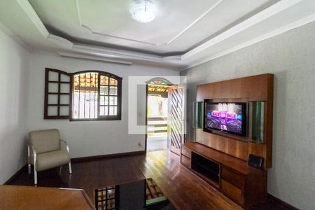 Sala de casa à venda com 3 quartos, 420m² em Castelo, Belo Horizonte