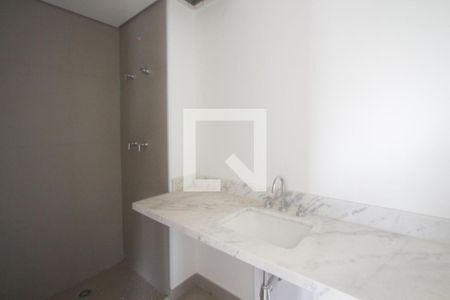 Banheiro de apartamento à venda com 1 quarto, 70m² em Vila Cordeiro, São Paulo