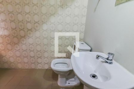 Lavabo de casa para alugar com 4 quartos, 140m² em Jardim Ester Yolanda, São Paulo