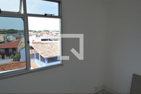 Quarto 1 de apartamento para alugar com 2 quartos, 50m² em Taquara, Rio de Janeiro