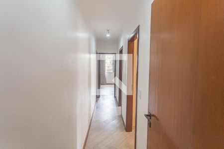 Corredor de apartamento para alugar com 3 quartos, 125m² em Sion, Belo Horizonte