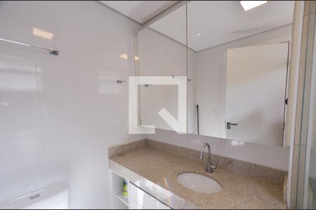 Banheiro de apartamento para alugar com 1 quarto, 40m² em Lourdes, Belo Horizonte