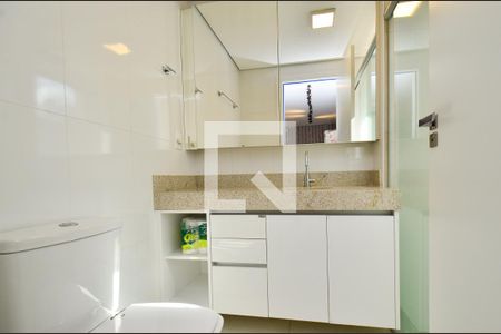 Banheiro de apartamento para alugar com 1 quarto, 40m² em Lourdes, Belo Horizonte