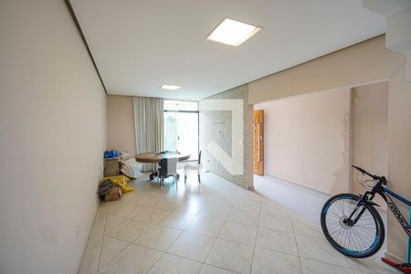 Sala de casa à venda com 4 quartos, 300m² em Chácara Santo Antônio (Zona Leste), São Paulo